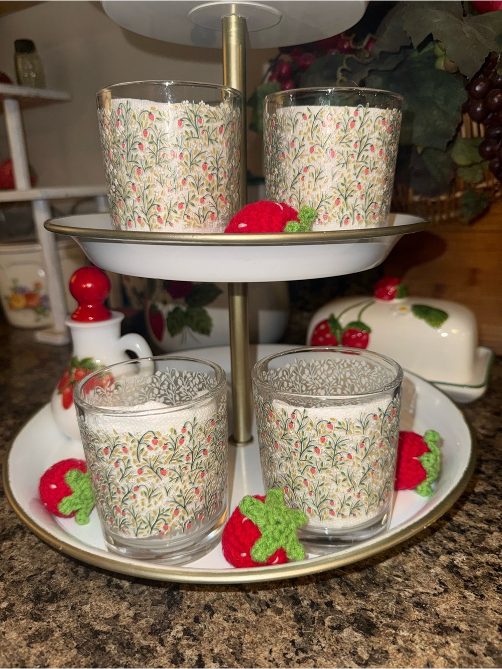 Set of 4 "Strawberry Meadows" short juice glasses